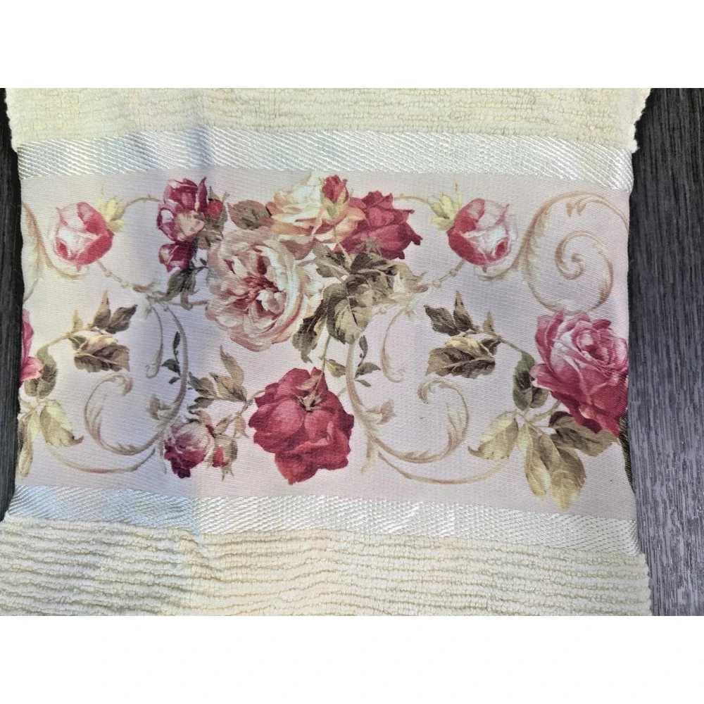 Croscill Vintage Bath Towel‎ Roses Cotton Cream Grannycore Cottagecore New